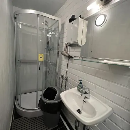 Hmi Smart Group 653 Hostel *